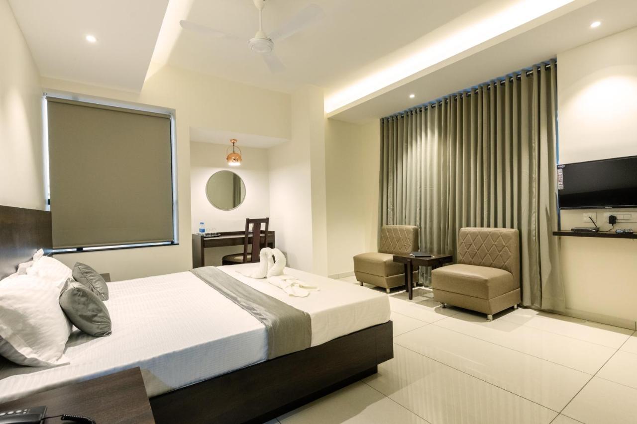 Hotel Paramount Suites & Service Apartments Μπανγκαλόρ Εξωτερικό φωτογραφία