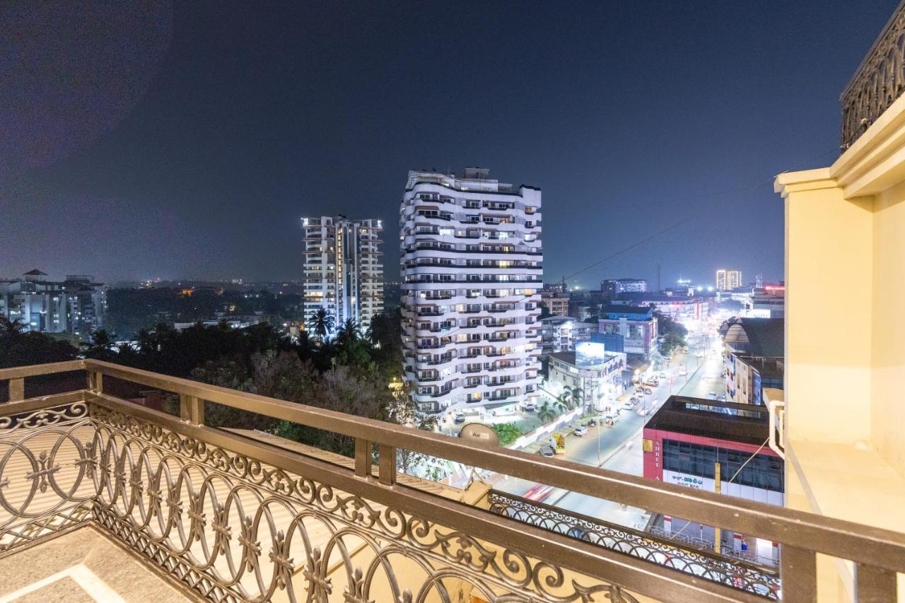 Hotel Paramount Suites & Service Apartments Μπανγκαλόρ Εξωτερικό φωτογραφία