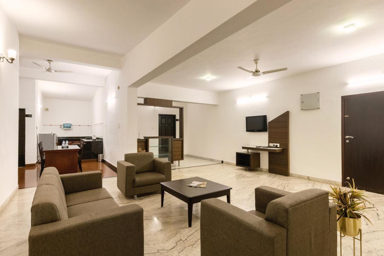 Hotel Paramount Suites & Service Apartments Μπανγκαλόρ Εξωτερικό φωτογραφία