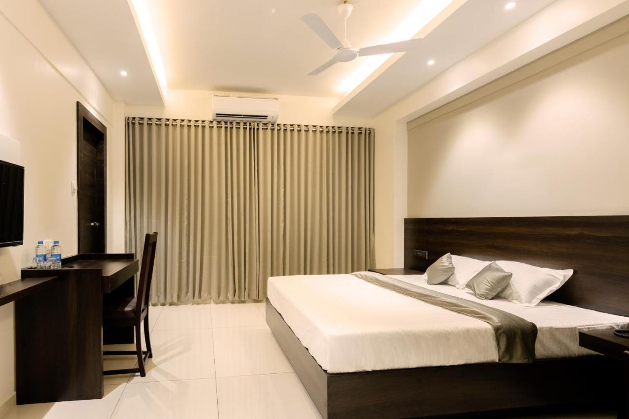 Hotel Paramount Suites & Service Apartments Μπανγκαλόρ Εξωτερικό φωτογραφία