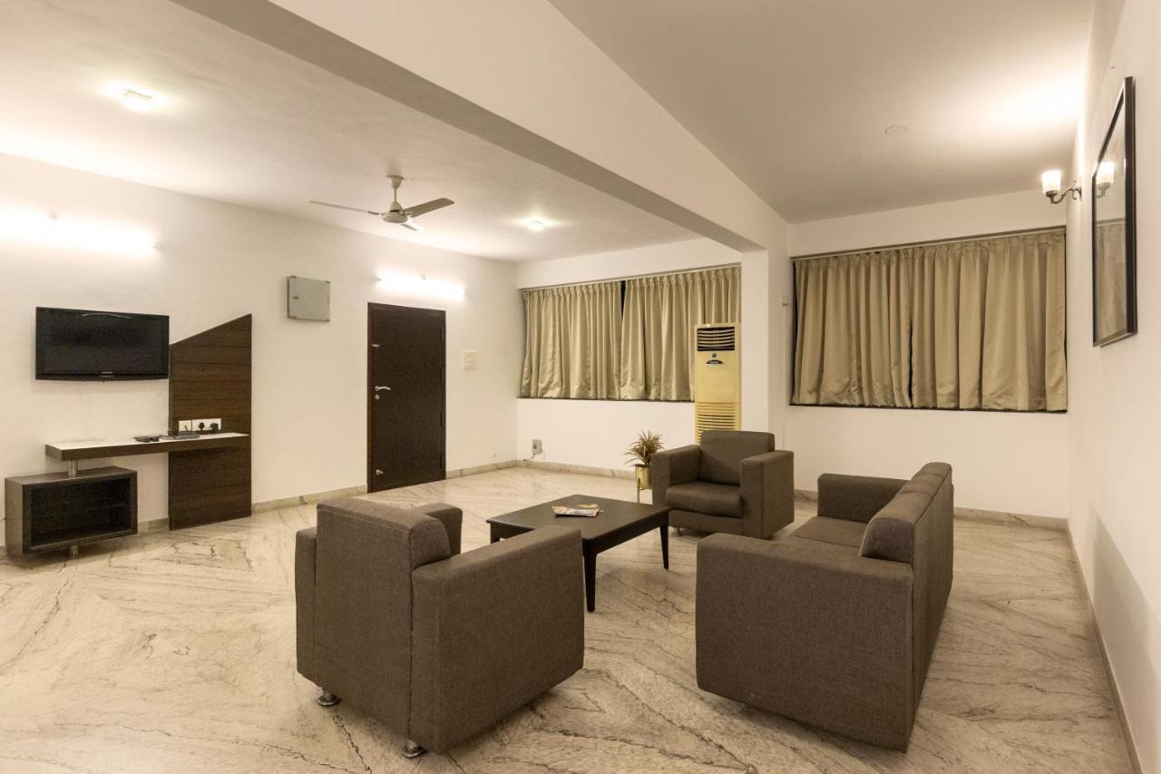 Hotel Paramount Suites & Service Apartments Μπανγκαλόρ Εξωτερικό φωτογραφία